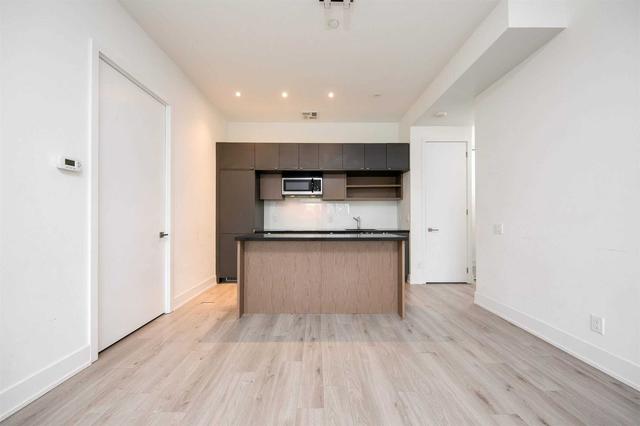 319 - 111 St Clair Ave W, Condo with 2 bedrooms, 2 bathrooms and 1 parking in Toronto ON | Image 8
