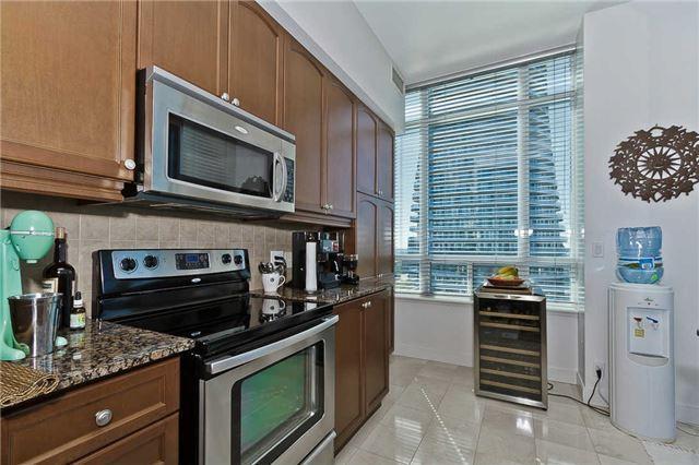 lph08 - 80 Absolute Ave, Condo with 2 bedrooms, 2 bathrooms and 1 parking in Mississauga ON | Image 8