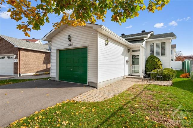 1681 Toulouse Drive, House detached with 2 bedrooms, 2 bathrooms and 3 parking in Ottawa ON | Card Image