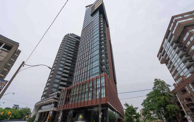 1408 - 32 Davenport Rd, Condo with 2 bedrooms, 2 bathrooms and 1 parking in Toronto ON | Image 1