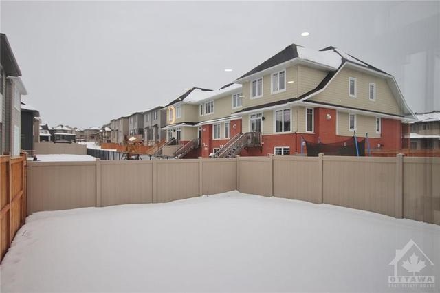 647 Gabriola Way, Townhouse with 3 bedrooms, 3 bathrooms and 3 parking in Ottawa ON | Image 30