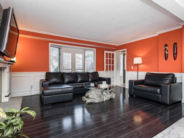 1 Newman Crt, House detached with 4 bedrooms, 4 bathrooms and 4 parking in Brampton ON | Image 3