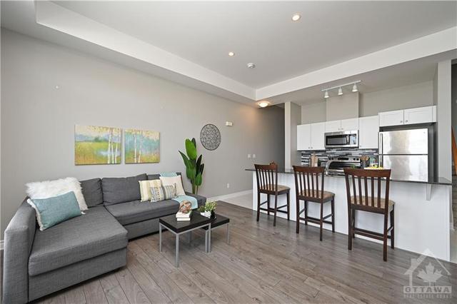 210 Terravita Private, House attached with 2 bedrooms, 2 bathrooms and 1 parking in Ottawa ON | Image 7