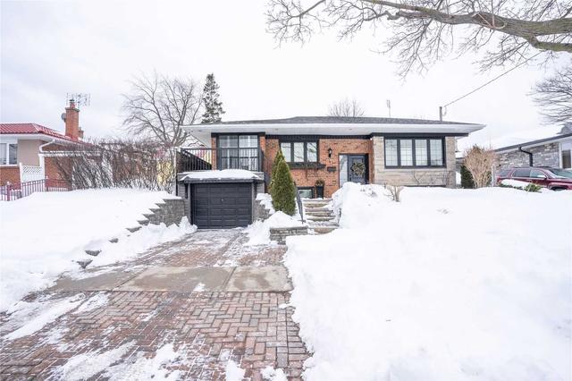 4 Medley Cres, House detached with 3 bedrooms, 2 bathrooms and 4 parking in Toronto ON | Image 34