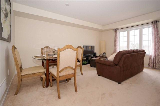 178 Kingston Rd W, Townhouse with 2 bedrooms, 2 bathrooms and 1 parking in Ajax ON | Image 3