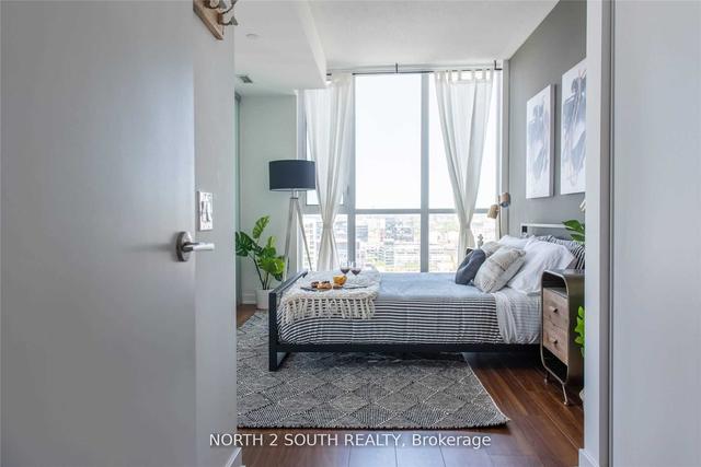 2607 - 85 Queens Wharf Rd, Condo with 1 bedrooms, 1 bathrooms and 1 parking in Toronto ON | Image 2