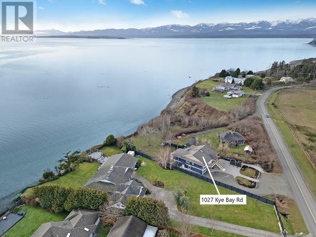 1027 Kye Bay Rd, House detached with 5 bedrooms, 5 bathrooms and 4 parking in Comox BC | Image 1