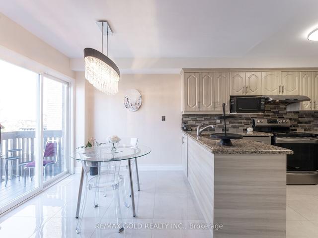 36 Umbria Cres, House detached with 4 bedrooms, 4 bathrooms and 6 parking in Vaughan ON | Image 5