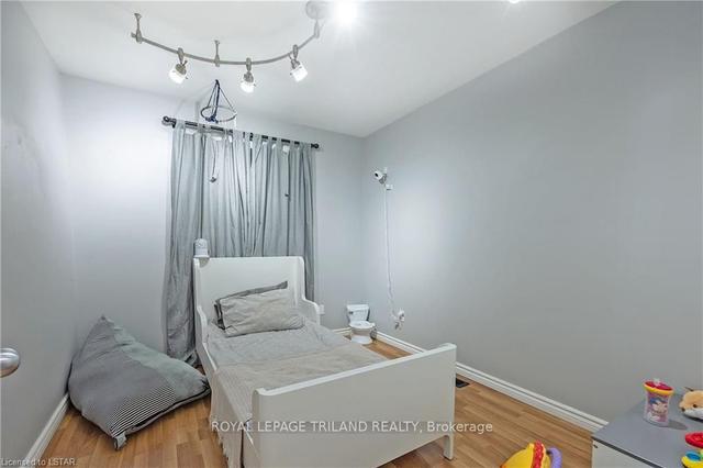 283 Speight Blvd, House detached with 3 bedrooms, 2 bathrooms and 5 parking in London ON | Image 16
