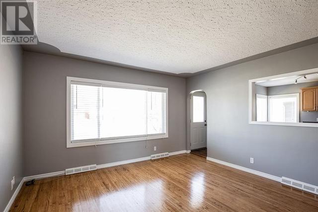 515 12 Street Sw, House detached with 3 bedrooms, 2 bathrooms and 2 parking in Medicine Hat AB | Image 10