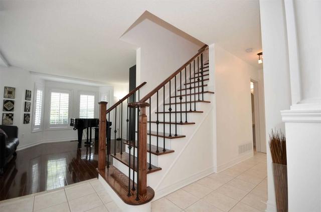 1701 Fengate Dr, House detached with 4 bedrooms, 3 bathrooms and 4 parking in Mississauga ON | Image 36