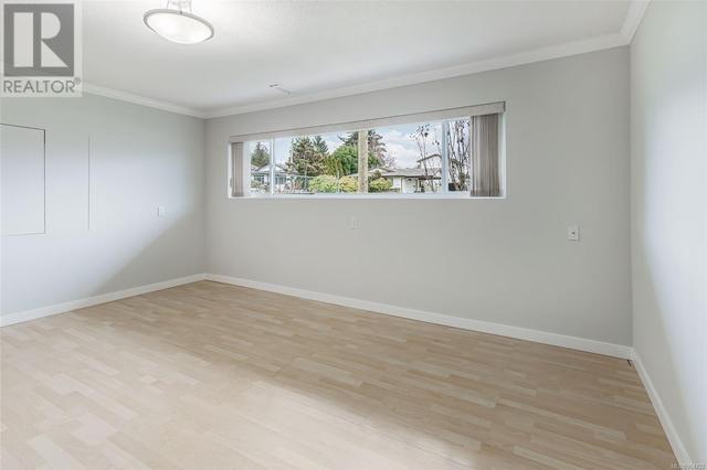 Lower Suite - Living Room | Image 6