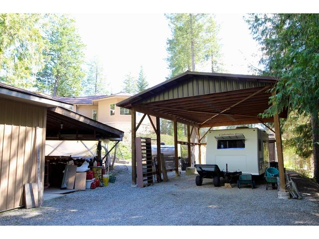 1111 Fox Tree Road, House detached with 3 bedrooms, 3 bathrooms and null parking in Central Kootenay B BC | Image 39