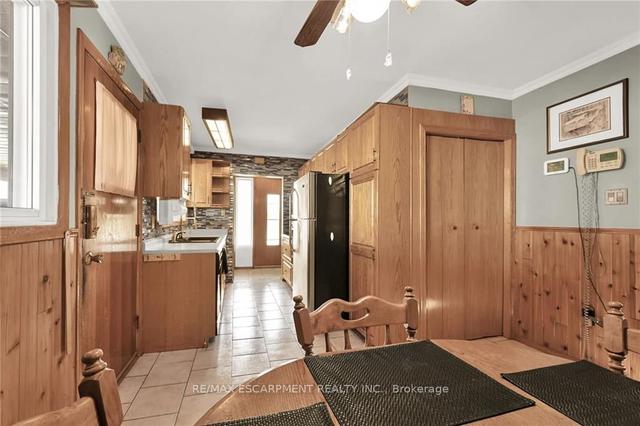 135 Nash Rd N, House detached with 3 bedrooms, 2 bathrooms and 5 parking in Hamilton ON | Image 10