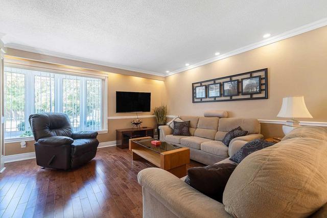 87 Elgin Dr, House detached with 3 bedrooms, 2 bathrooms and 5 parking in Brampton ON | Image 37