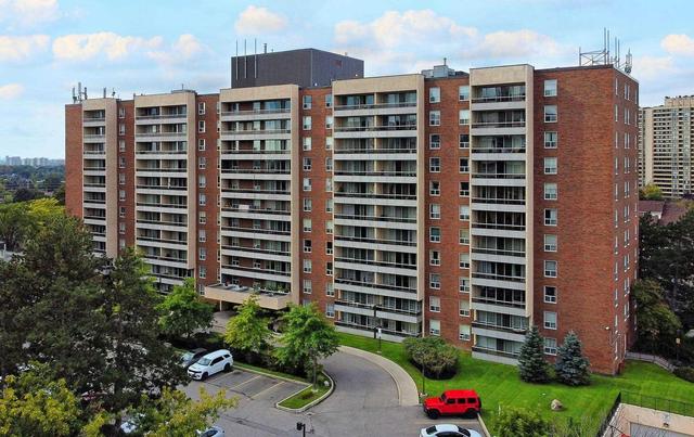 304 - 31 Four Winds Dr, Condo with 3 bedrooms, 2 bathrooms and 1 parking in Toronto ON | Card Image