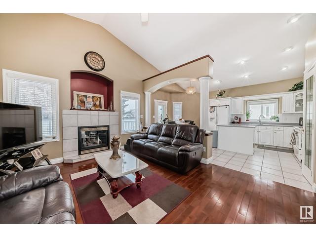 2916 151a Av Nw Nw, House detached with 5 bedrooms, 3 bathrooms and null parking in Edmonton AB | Image 16