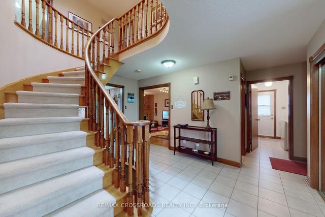 29 Glouster Crt, House detached with 4 bedrooms, 3 bathrooms and 6 parking in Richmond Hill ON | Image 6