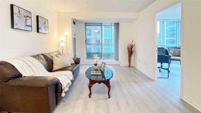 708 - 3 Pemberton Ave, Condo with 1 bedrooms, 1 bathrooms and 1 parking in Toronto ON | Image 4