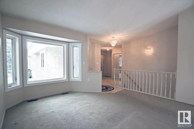 6584 158 Av Nw, House attached with 3 bedrooms, 2 bathrooms and null parking in Edmonton AB | Image 8