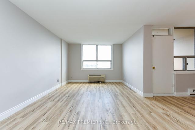516 - 2835 Islington Ave, Condo with 3 bedrooms, 2 bathrooms and 1 parking in Toronto ON | Image 10