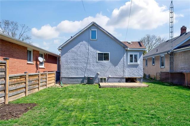 29 Margery Avenue, House detached with 4 bedrooms, 2 bathrooms and 2 parking in St. Catharines ON | Image 21