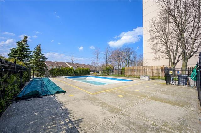 1104 - 301 Frances Avenue S, Condo with 3 bedrooms, 1 bathrooms and null parking in Hamilton ON | Image 8