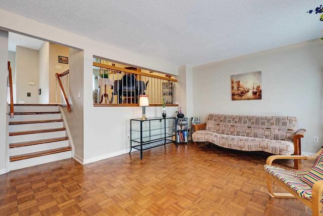 5 - 3430 Kingston Rd, Townhouse with 3 bedrooms, 2 bathrooms and 1 parking in Toronto ON | Image 4