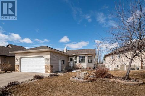75 Irving Crescent, House detached with 3 bedrooms, 3 bathrooms and 4 parking in Red Deer AB | Card Image