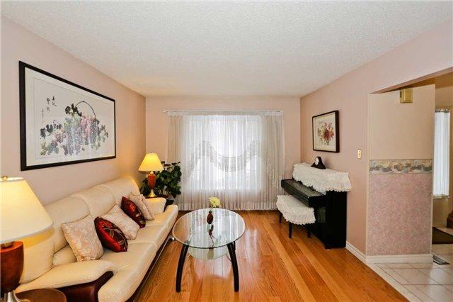 9 Talgarth Rd, House detached with 3 bedrooms, 3 bathrooms and 4 parking in Toronto ON | Image 4