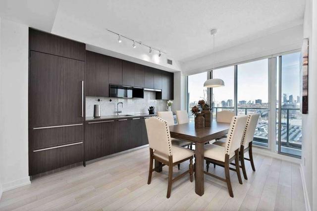 601 - 117 Mcmahon Dr, Condo with 1 bedrooms, 1 bathrooms and 1 parking in Toronto ON | Image 1