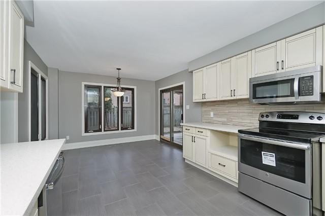 1376 Bishopstoke Way, House detached with 4 bedrooms, 4 bathrooms and 2 parking in Oakville ON | Image 6