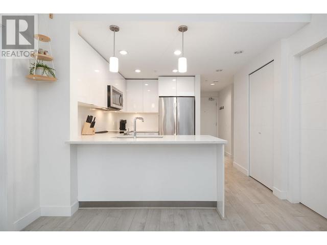 208 - 719 W 3rd Street, Condo with 2 bedrooms, 1 bathrooms and 1 parking in North Vancouver BC | Image 21