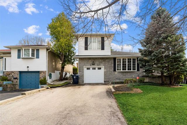 33 Tristan Cres, House detached with 3 bedrooms, 3 bathrooms and 3 parking in Toronto ON | Image 1