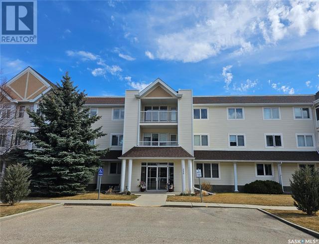 106 - 230 Lister Kaye Crescent, Condo with 2 bedrooms, 2 bathrooms and null parking in Swift Current SK | Image 2
