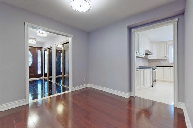 17 Foursome Cres, House detached with 4 bedrooms, 3 bathrooms and 4 parking in Toronto ON | Image 34