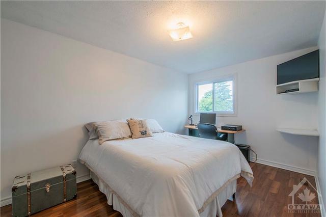 525 Rougemount Crescent, House detached with 3 bedrooms, 3 bathrooms and 5 parking in Ottawa ON | Image 19