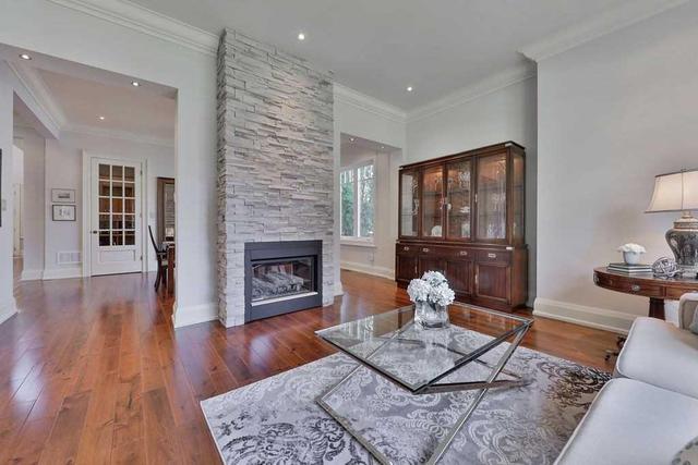 1471 Seagram Ave, House detached with 4 bedrooms, 5 bathrooms and 6 parking in Oakville ON | Image 3