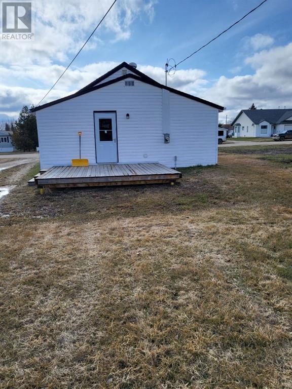 914 6th Avenue, House detached with 2 bedrooms, 1 bathrooms and 4 parking in Beaverlodge AB | Image 15