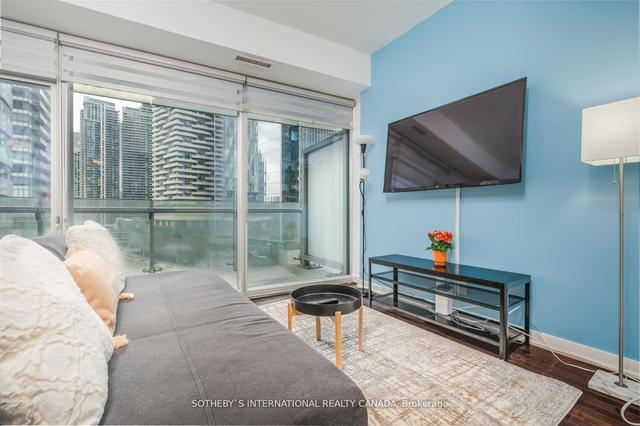 911 - 12 York St, Condo with 1 bedrooms, 1 bathrooms and 0 parking in Toronto ON | Image 6
