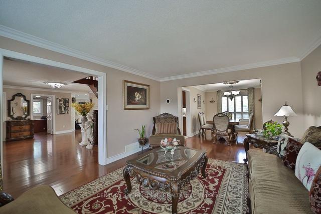 12 Lafleur Crt, House detached with 4 bedrooms, 5 bathrooms and 6 parking in Brampton ON | Image 35