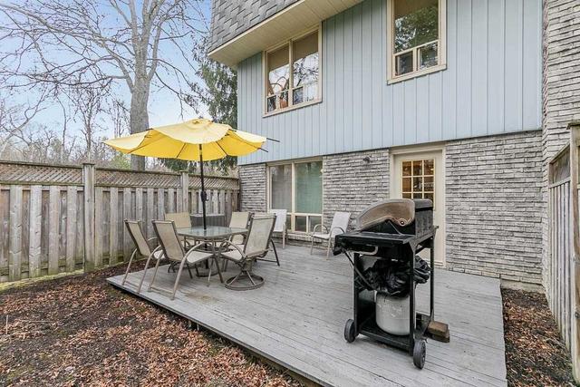 109 Poplar Cres, Condo with 4 bedrooms, 2 bathrooms and 2 parking in Aurora ON | Image 24