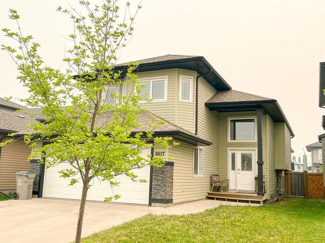 8817 Willow Drive, House detached with 3 bedrooms, 2 bathrooms and 2 parking in Grande Prairie AB | Image 1