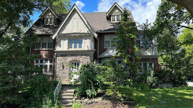 62 Elderwood Dr, House detached with 5 bedrooms, 6 bathrooms and 6 parking in Toronto ON | Image 1