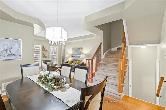 260 Gatwick Dr, House semidetached with 3 bedrooms, 3 bathrooms and 2 parking in Oakville ON | Image 3