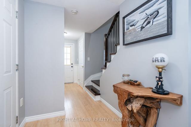109 Wessenger Dr, House attached with 3 bedrooms, 2 bathrooms and 3 parking in Barrie ON | Image 23