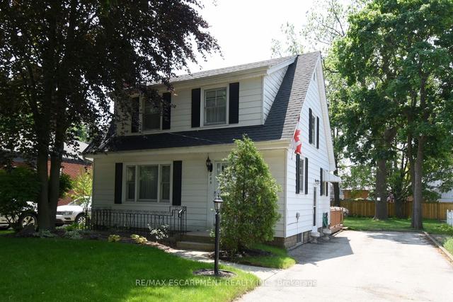 289 Mill St N, House detached with 3 bedrooms, 2 bathrooms and 3 parking in Hamilton ON | Image 1