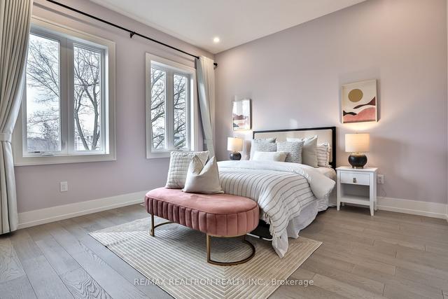 120 Frontenac Ave, House detached with 4 bedrooms, 6 bathrooms and 6 parking in Toronto ON | Image 24
