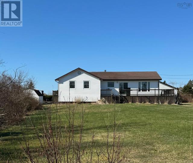 45 Shoreline Drive, House detached with 3 bedrooms, 2 bathrooms and null parking in Lunenburg MD NS | Image 1