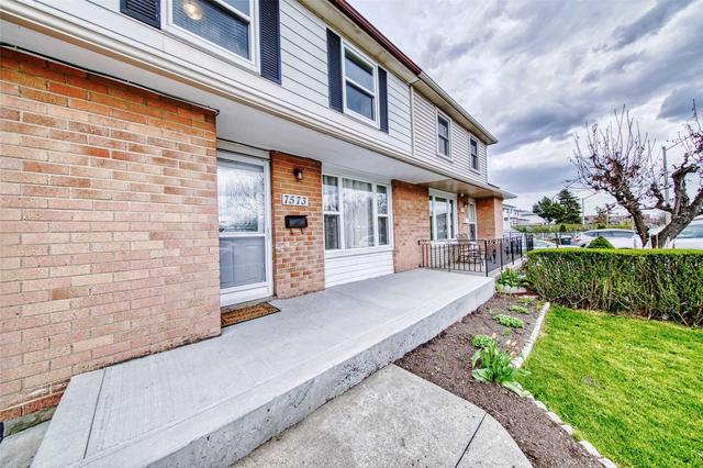 7573 Catalpa Rd, House semidetached with 4 bedrooms, 3 bathrooms and 5 parking in Mississauga ON | Image 12